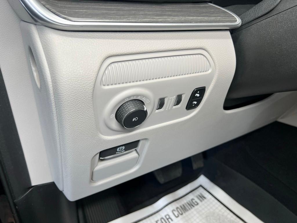 used 2024 Jeep Wagoneer car, priced at $62,900