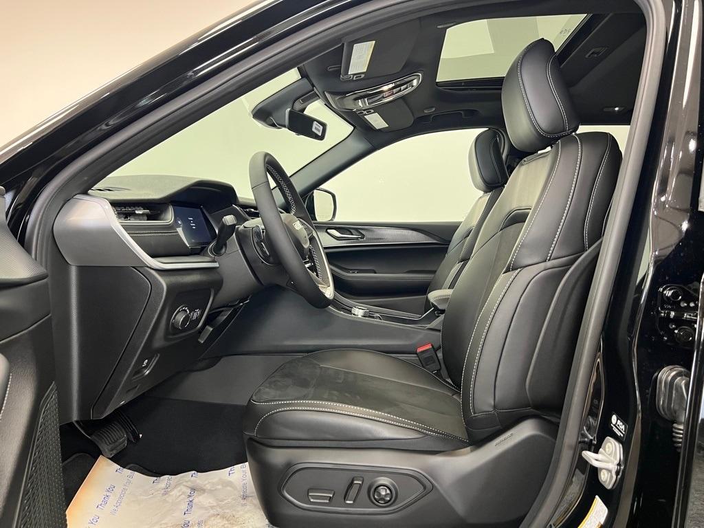 new 2025 Jeep Grand Cherokee car, priced at $41,418