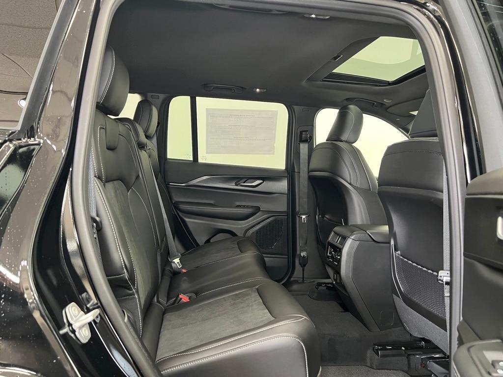 new 2025 Jeep Grand Cherokee car, priced at $41,418
