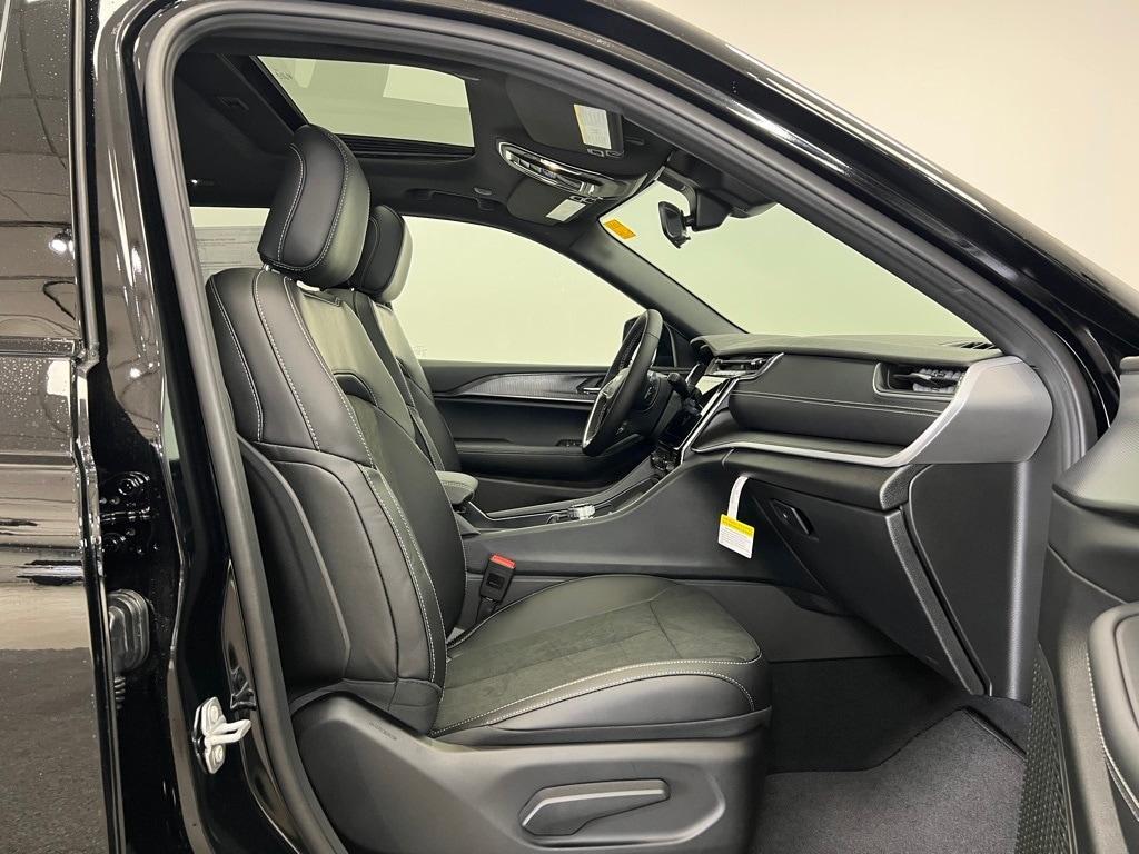 new 2025 Jeep Grand Cherokee car, priced at $41,418