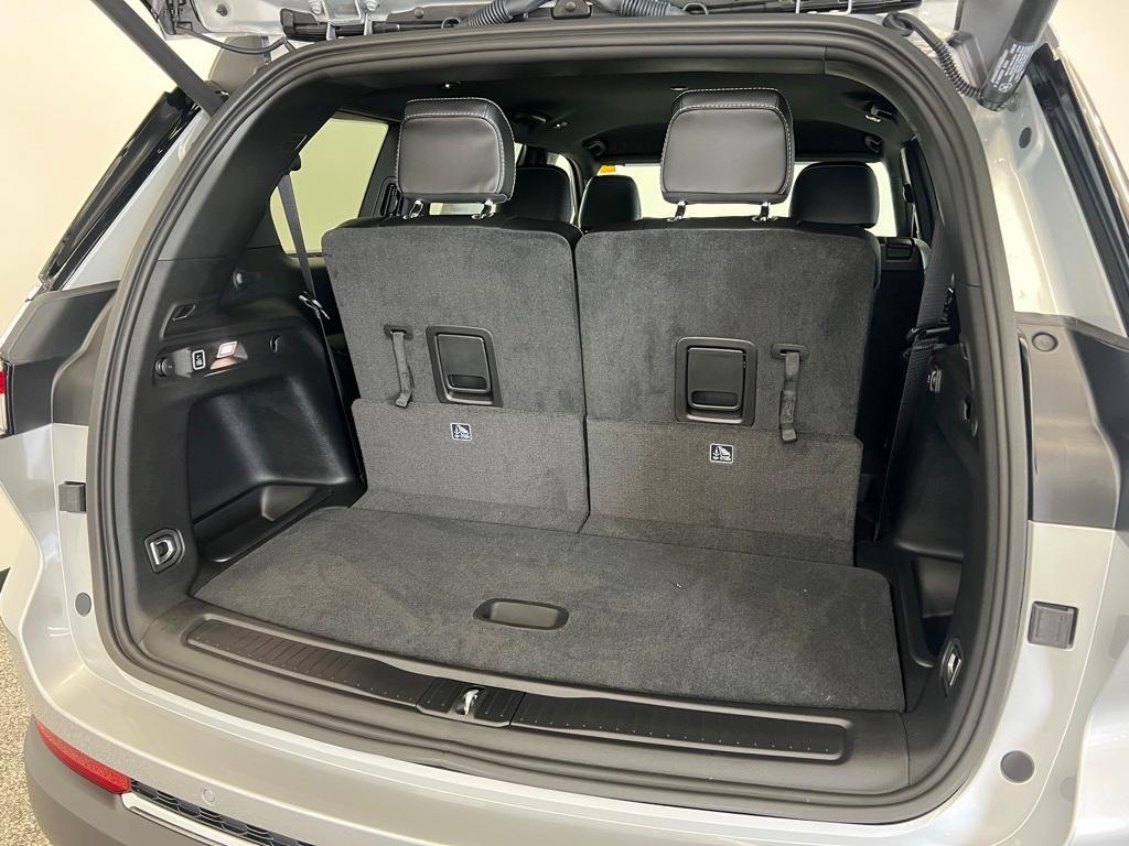 new 2025 Jeep Grand Cherokee L car, priced at $43,641