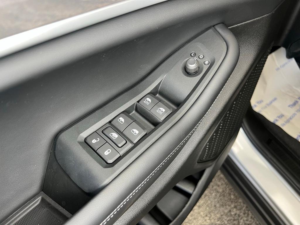 new 2025 Jeep Grand Cherokee L car, priced at $43,641