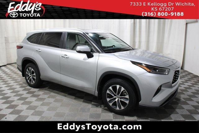 used 2024 Toyota Highlander car, priced at $44,998