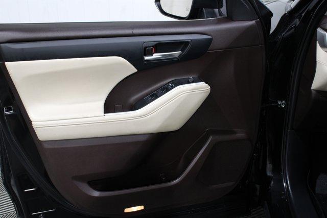 used 2021 Toyota Highlander car, priced at $28,898