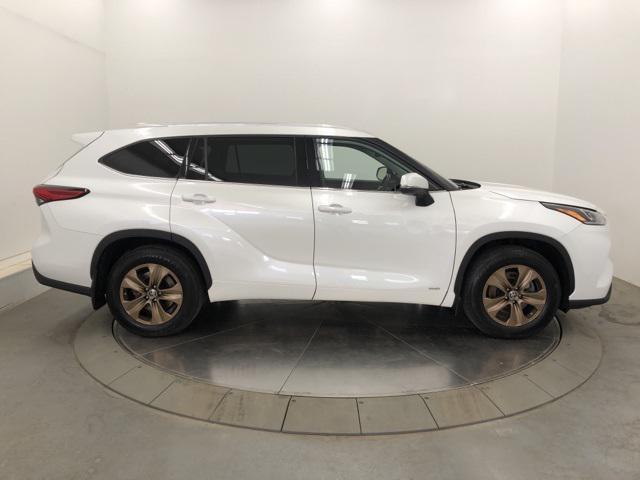 used 2022 Toyota Highlander Hybrid car, priced at $38,725