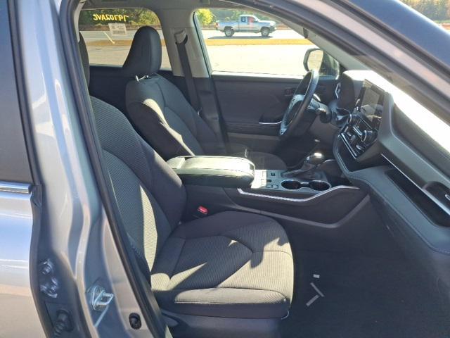 used 2024 Toyota Highlander car, priced at $39,207