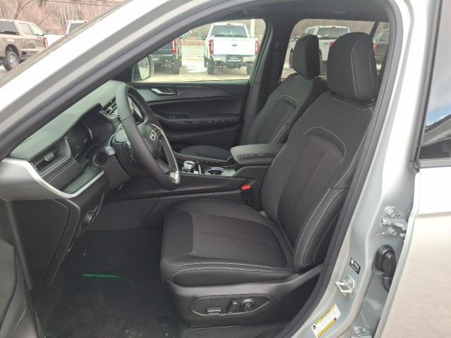 new 2025 Jeep Grand Cherokee car, priced at $42,051