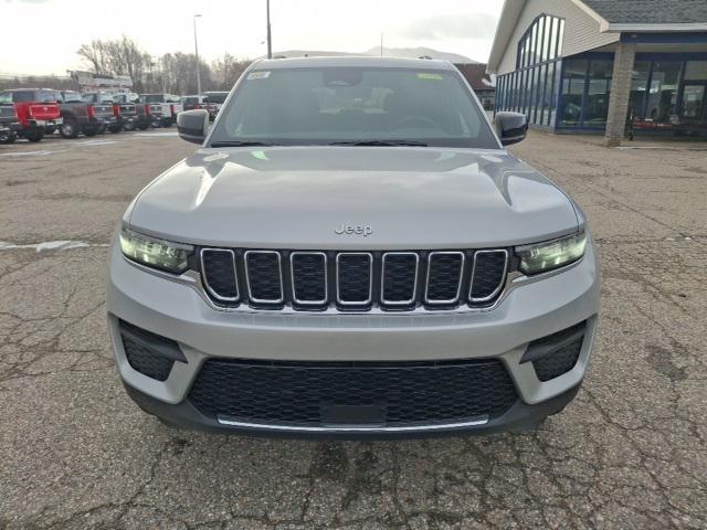 new 2025 Jeep Grand Cherokee car, priced at $42,051