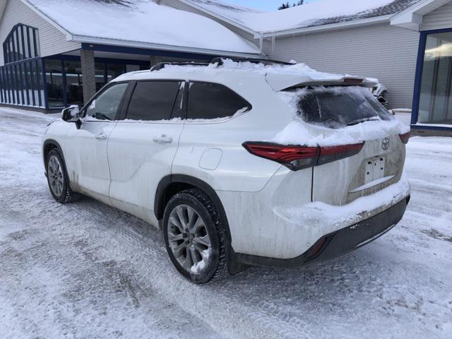 used 2023 Toyota Highlander car, priced at $38,309