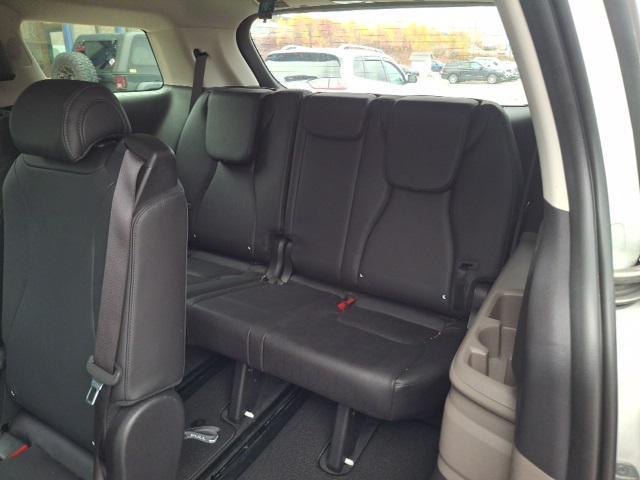 used 2025 Kia Carnival car, priced at $36,500