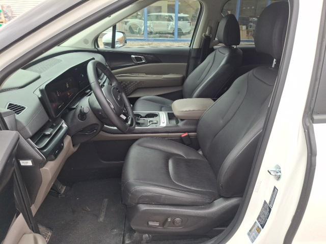 used 2025 Kia Carnival car, priced at $36,500