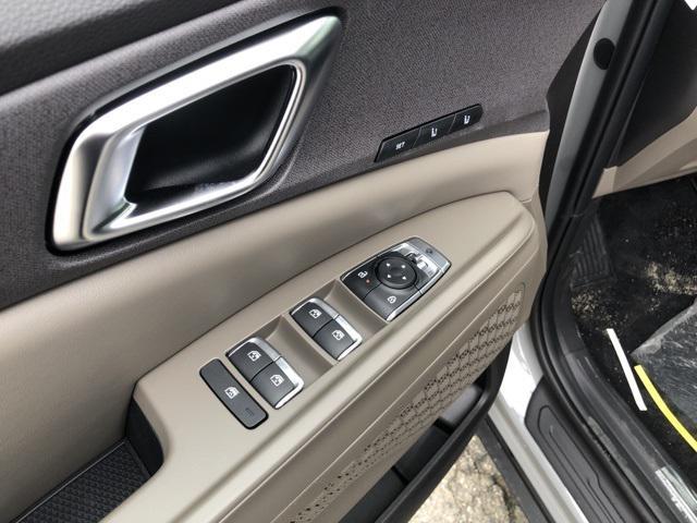 new 2025 Kia Carnival Hybrid car, priced at $49,455