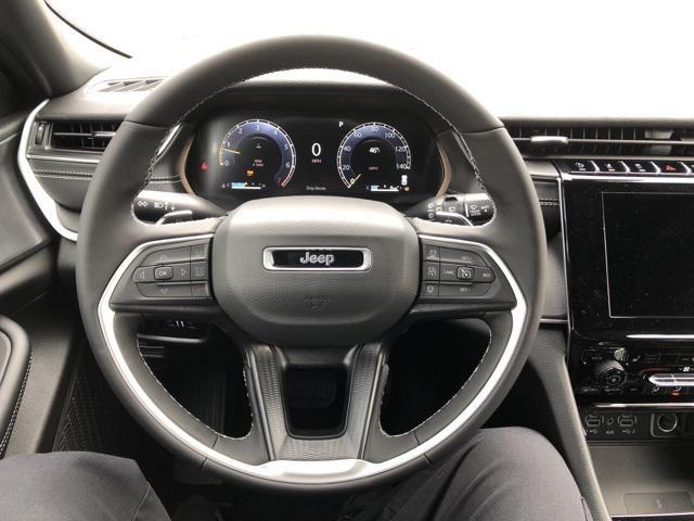 new 2025 Jeep Grand Cherokee car, priced at $40,426