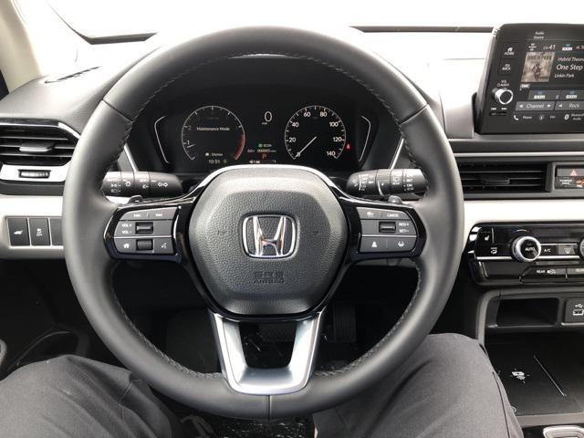 new 2025 Honda Pilot car, priced at $47,050