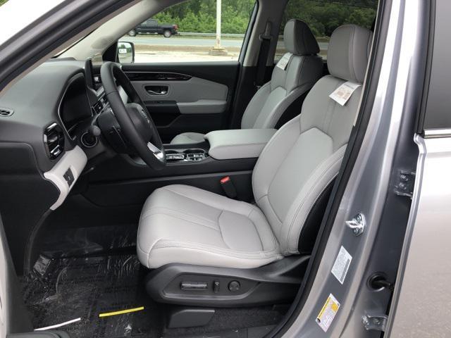 new 2025 Honda Pilot car, priced at $47,050