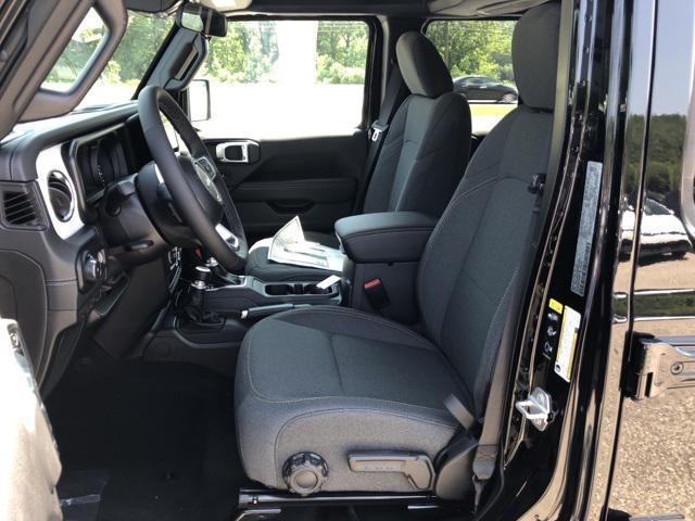 new 2025 Jeep Wrangler car, priced at $46,867