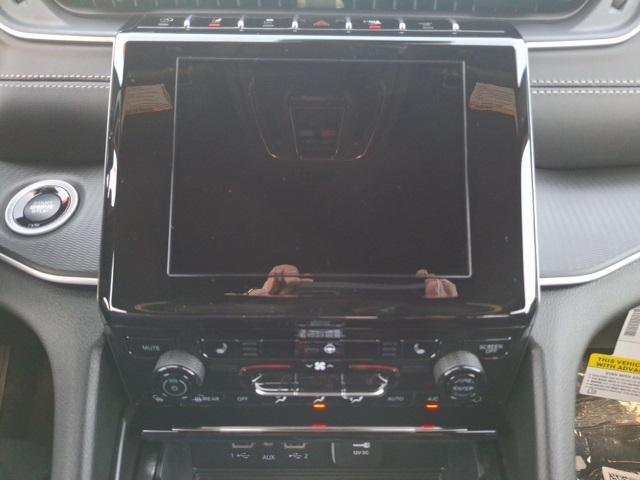 new 2025 Jeep Grand Cherokee car, priced at $38,994