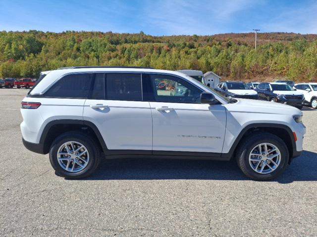 new 2025 Jeep Grand Cherokee car, priced at $38,994