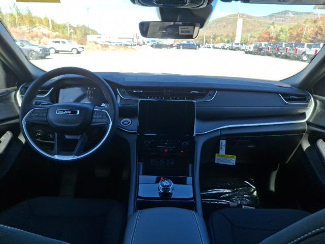 new 2025 Jeep Grand Cherokee car, priced at $38,994