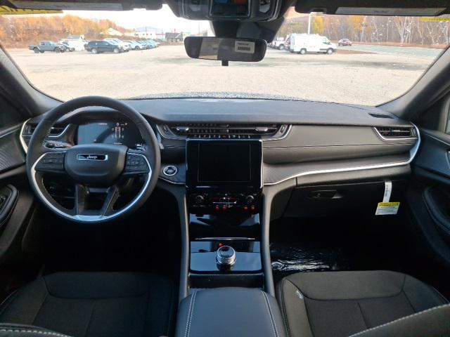 new 2025 Jeep Grand Cherokee car, priced at $42,051