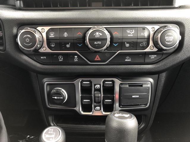 new 2025 Jeep Wrangler car, priced at $45,509