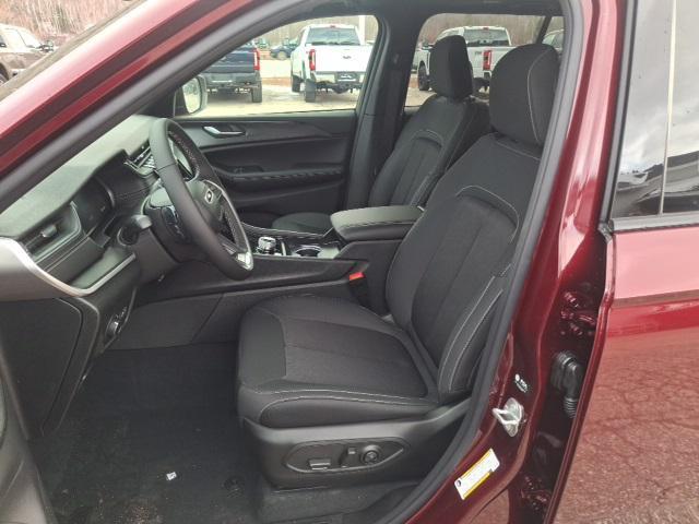 new 2025 Jeep Grand Cherokee car, priced at $42,051