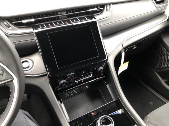 new 2025 Jeep Grand Cherokee car, priced at $45,165