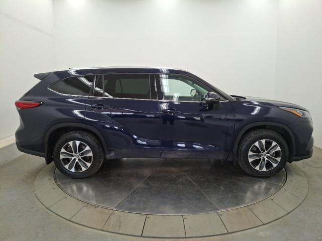 used 2020 Toyota Highlander car, priced at $31,400