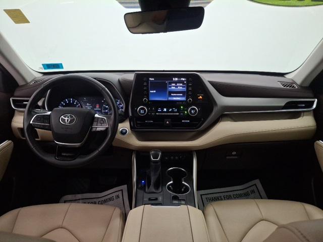 used 2020 Toyota Highlander car, priced at $31,400