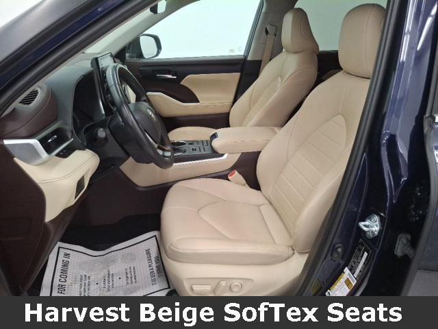 used 2020 Toyota Highlander car, priced at $31,400