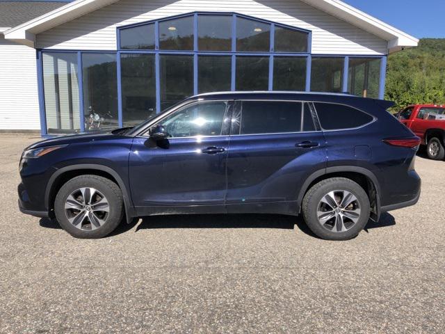 used 2020 Toyota Highlander car, priced at $31,871