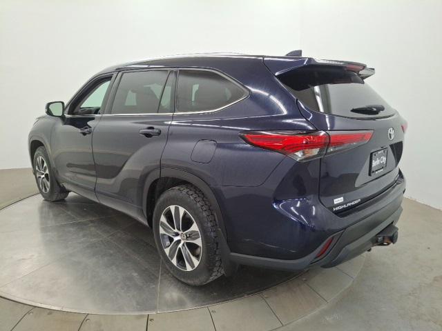 used 2020 Toyota Highlander car, priced at $31,400