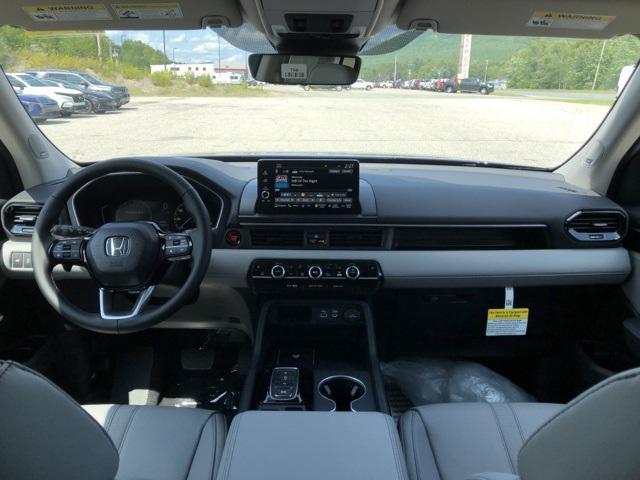 new 2025 Honda Pilot car, priced at $52,950