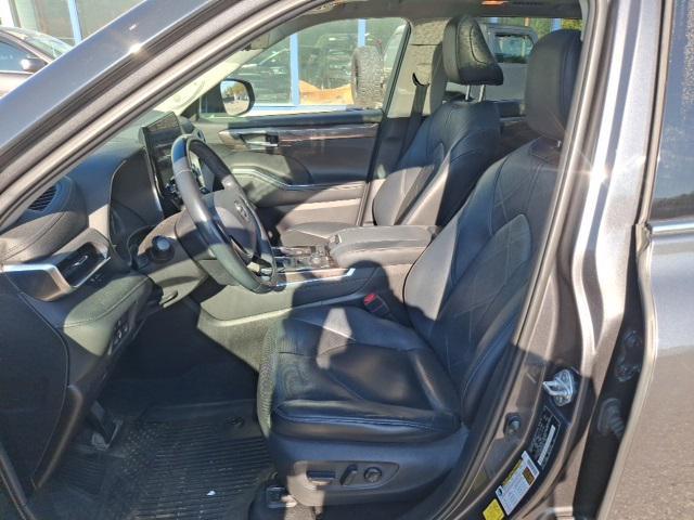 used 2020 Toyota Highlander car, priced at $32,745