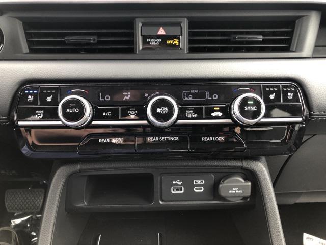 new 2025 Honda Pilot car, priced at $54,530