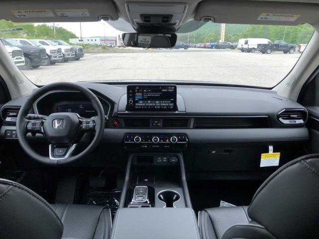 new 2025 Honda Pilot car, priced at $54,530