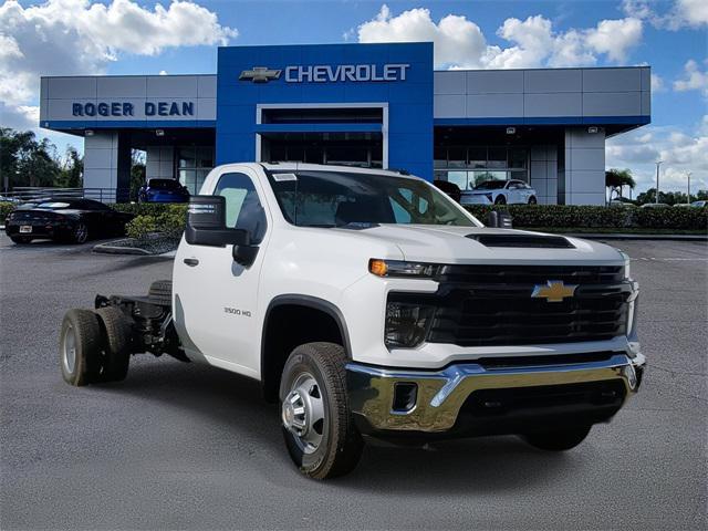 new 2025 Chevrolet Silverado 3500 car, priced at $52,658