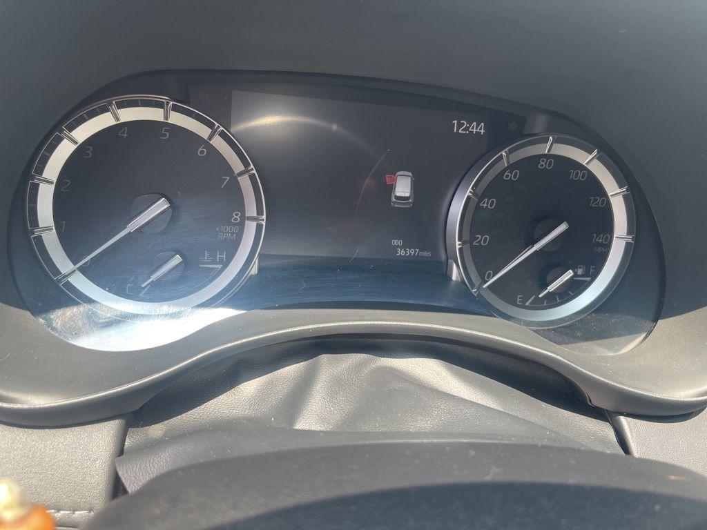 used 2022 Toyota Highlander car, priced at $37,593