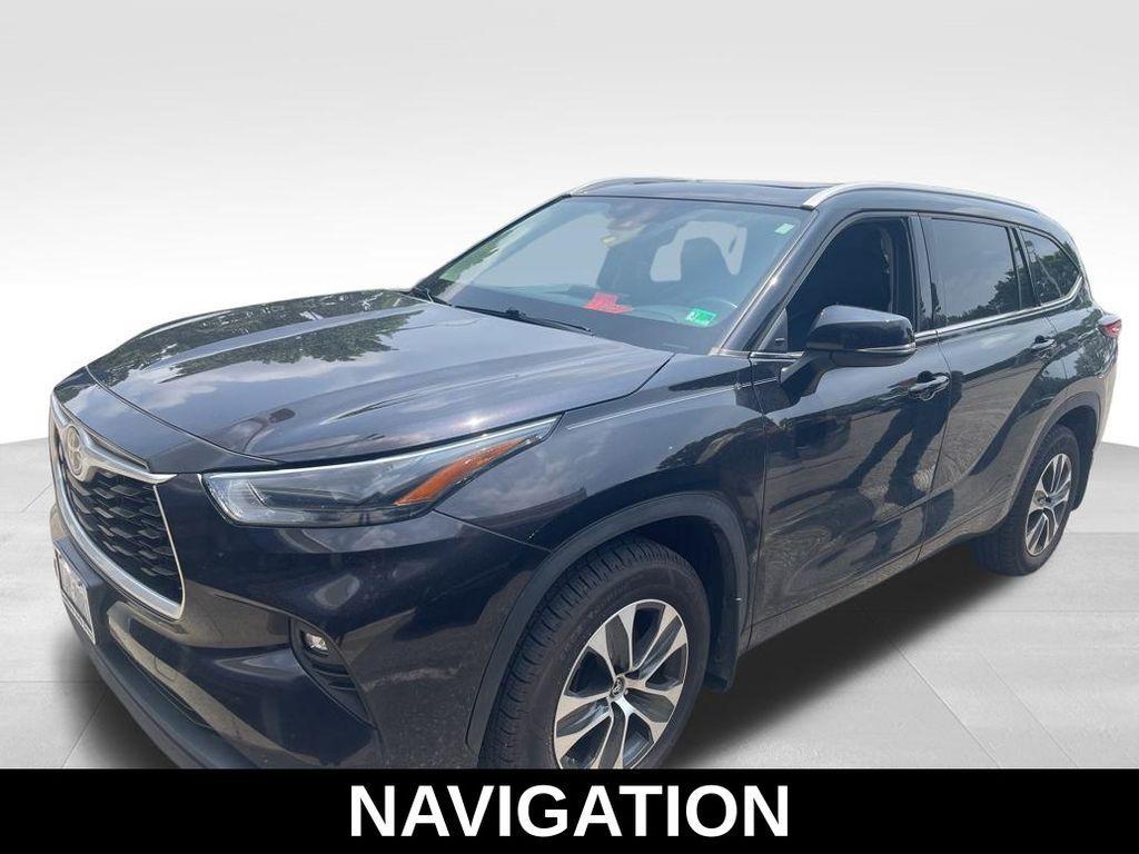 used 2022 Toyota Highlander car, priced at $37,593