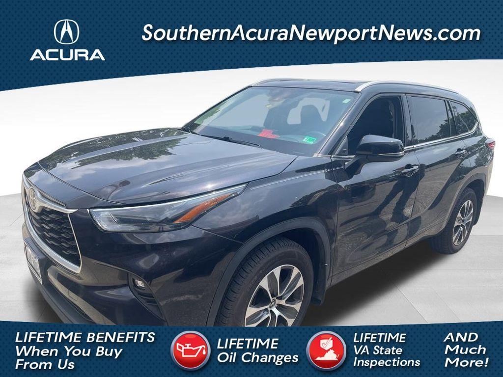 used 2022 Toyota Highlander car, priced at $37,593