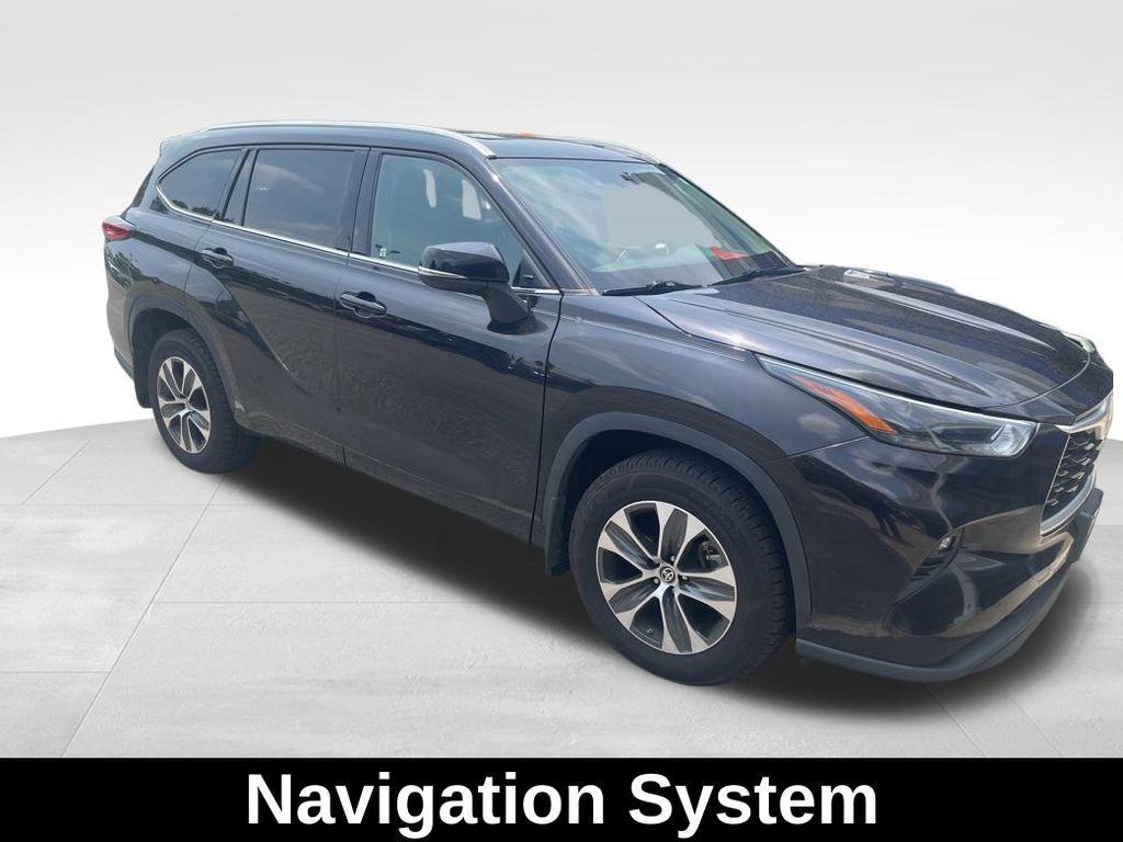 used 2022 Toyota Highlander car, priced at $37,593