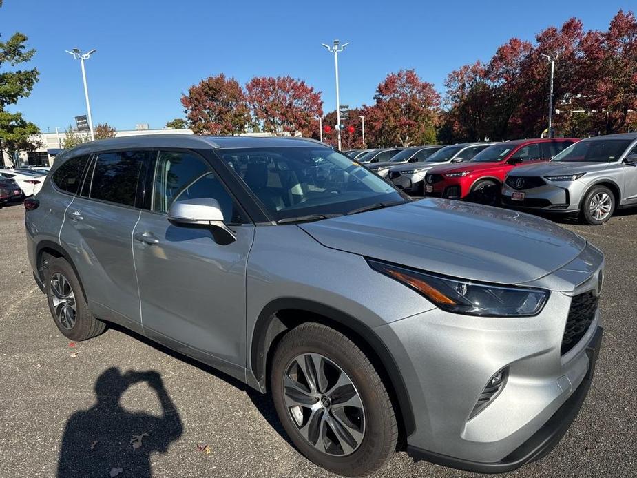 used 2022 Toyota Highlander car, priced at $32,558