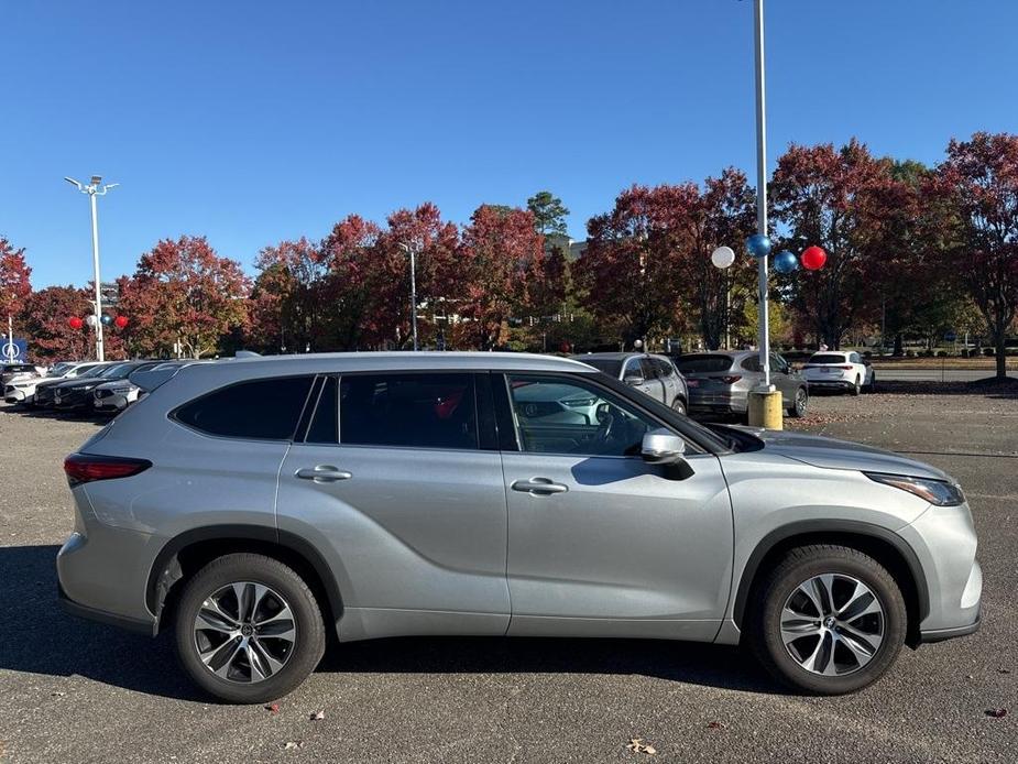 used 2022 Toyota Highlander car, priced at $32,558