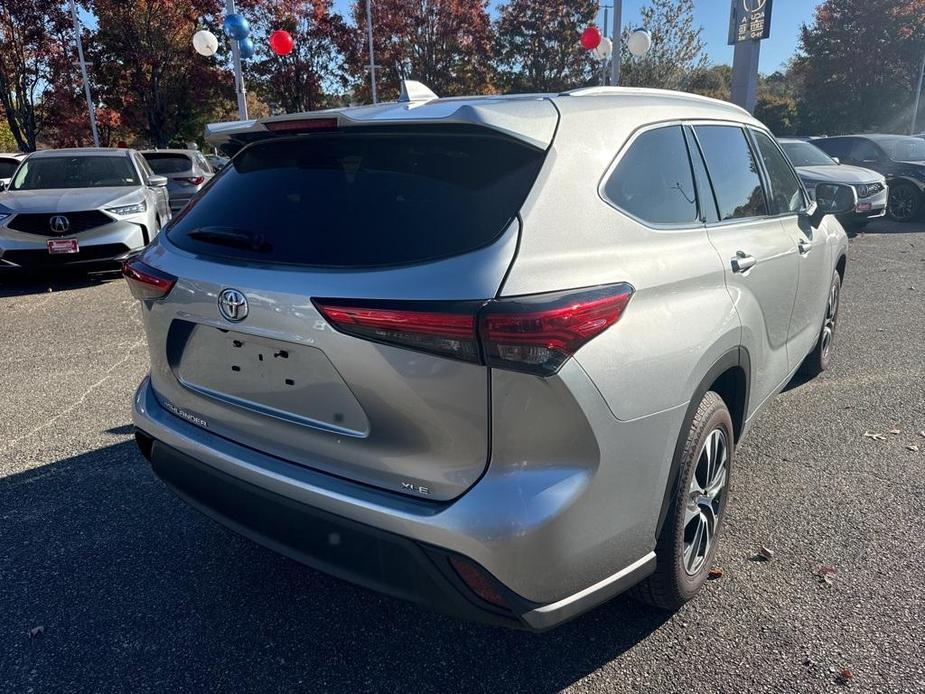 used 2022 Toyota Highlander car, priced at $32,558