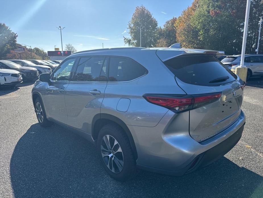 used 2022 Toyota Highlander car, priced at $32,558