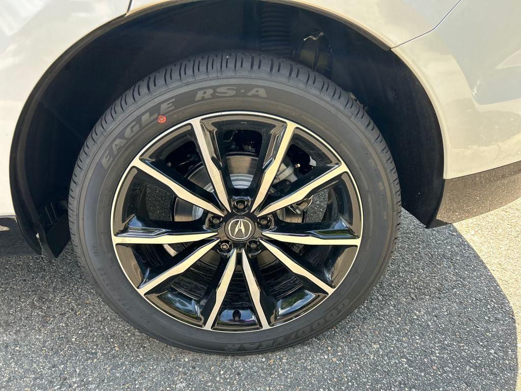 new 2025 Acura RDX car, priced at $56,400