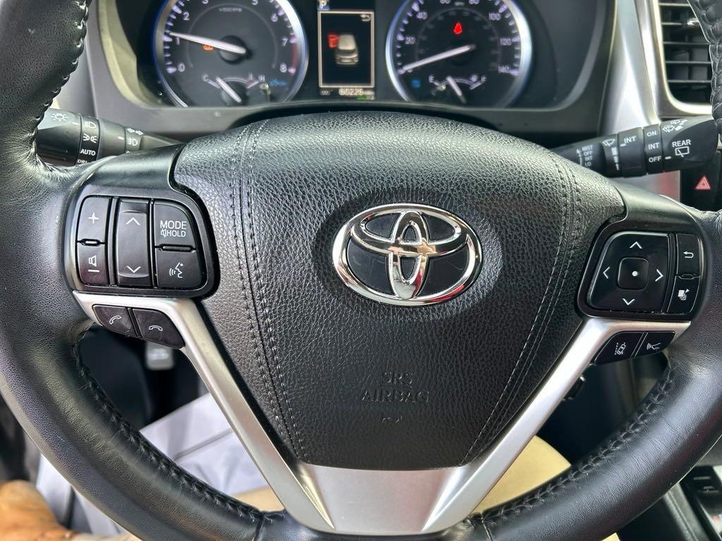 used 2019 Toyota Highlander car, priced at $27,986