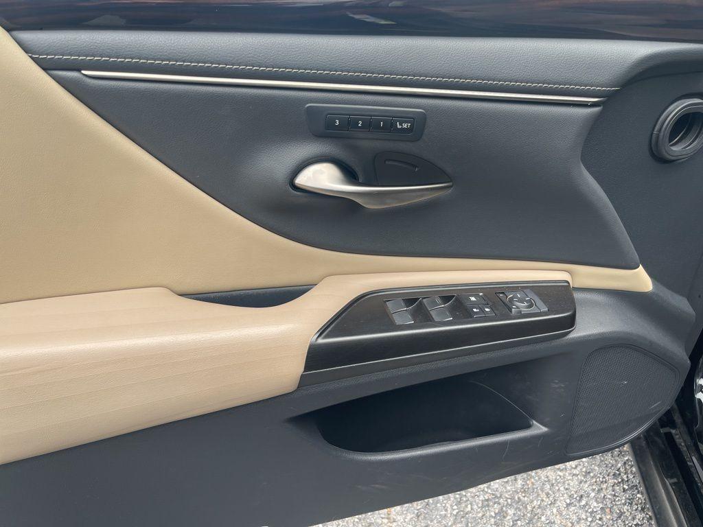 used 2019 Lexus ES 350 car, priced at $27,488