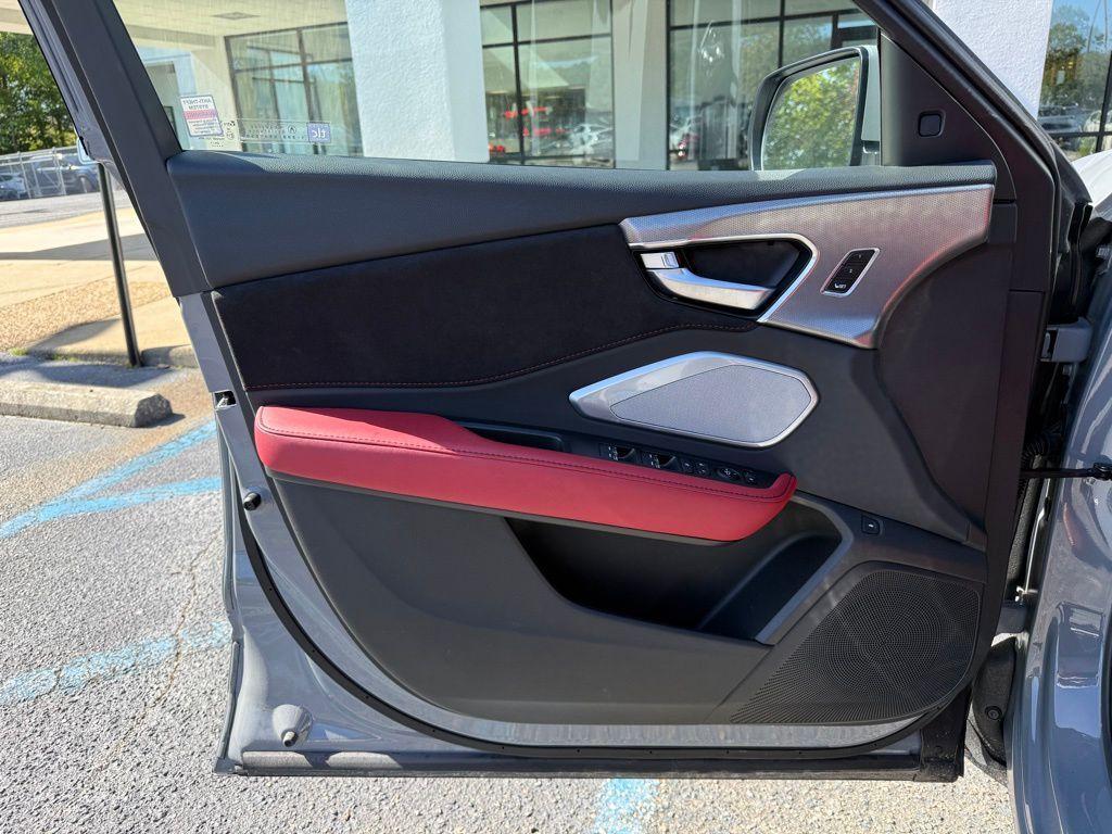 used 2025 Acura RDX car, priced at $43,718