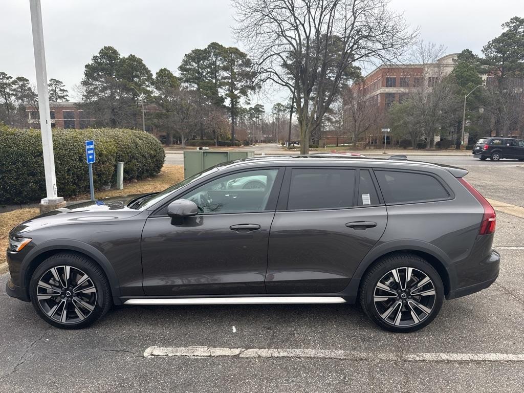 used 2023 Volvo V60 Cross Country car, priced at $38,758